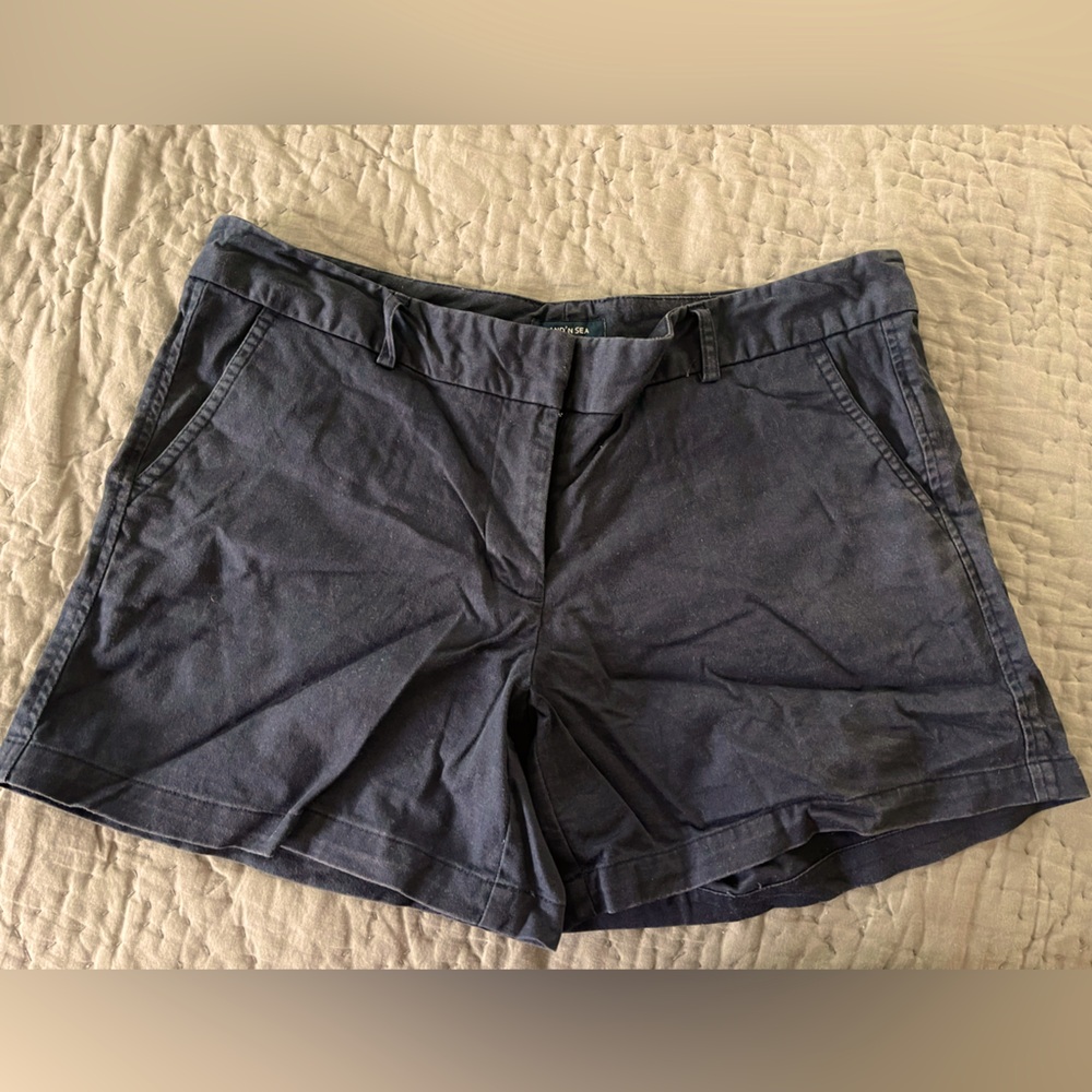 Navy Land’N Sea shorts size 10